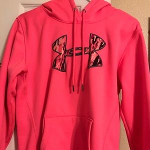 Pink camo under armour sweatshirt